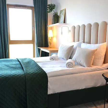 Center - Amber Sky By Apartmore