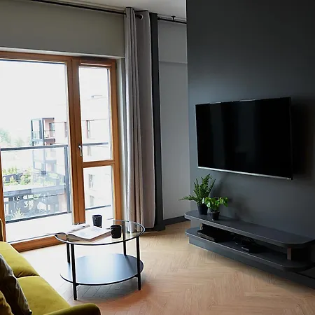 Center - Amber Sky By Apartmore