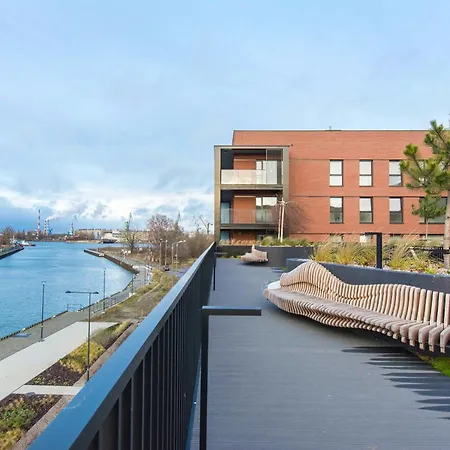 Center - Amber Sky By Apartmore 4*