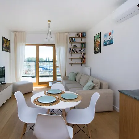 Apartahotel Center - Amber Sky By Apartmore 4*