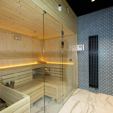 Center - Amber Sky By Apartmore Aparthotel