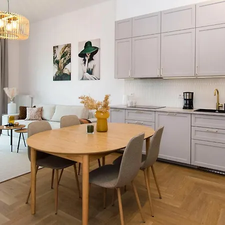 Apartahotel Center - Amber Sky By Apartmore