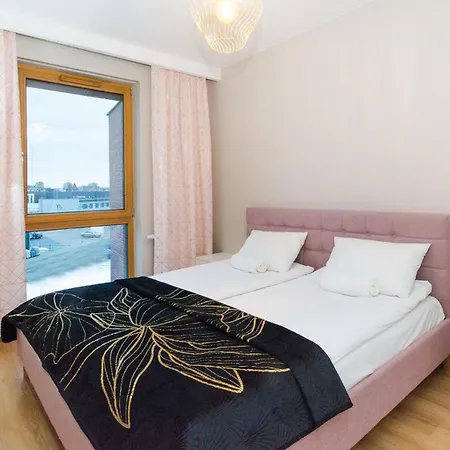 Apartahotel Center - Amber Sky By Apartmore 4*