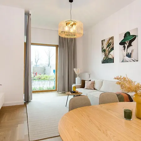 Center - Amber Sky By Apartmore 4*