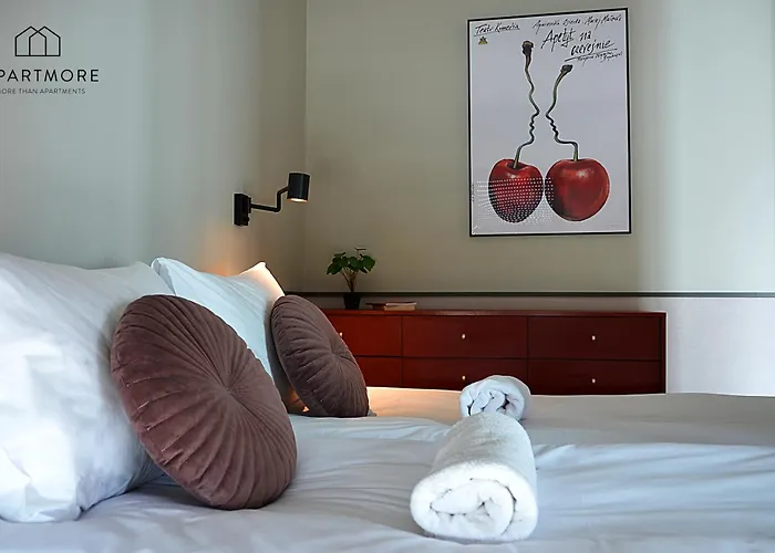 Center - Amber Sky By Apartmore