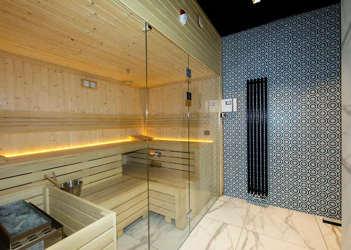 Center - Amber Sky By Apartmore 4*