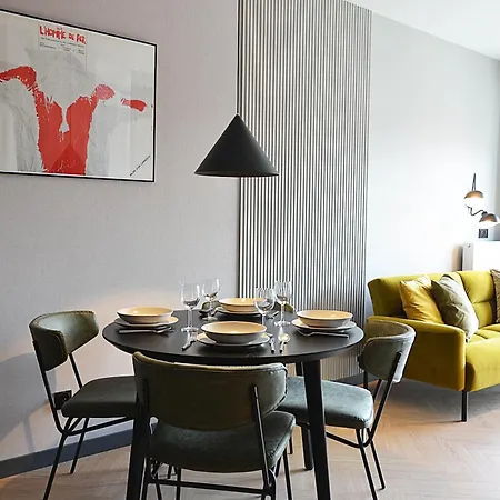 Center - Amber Sky By Apartmore Hotel apartamentowy 4*